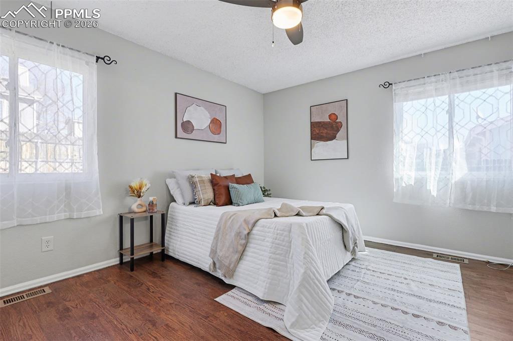 Image 11 of 31: Primary Bdrm