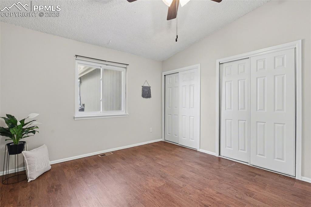 Image 21 of 31: Bedroom 3