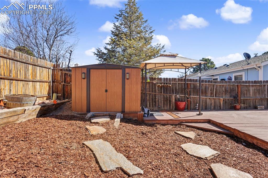 Image 23 of 31: Shed that stays