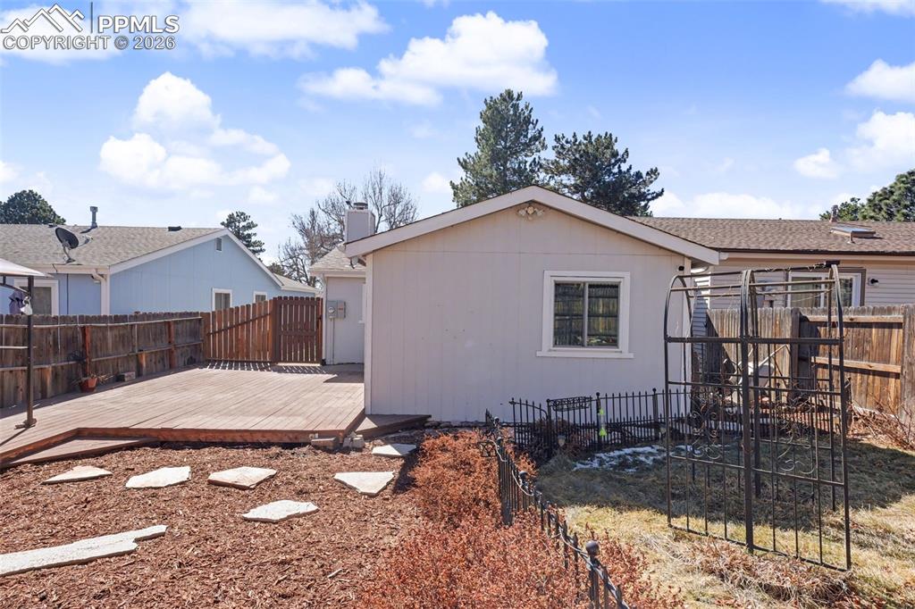 Image 26 of 31: Back of house