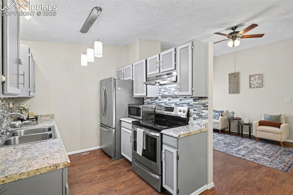 Image 7 of 31: View from Dining room table