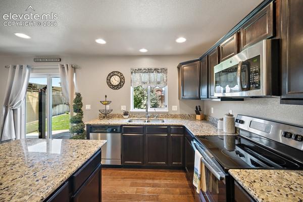 Image 10 of 47: Kitchen