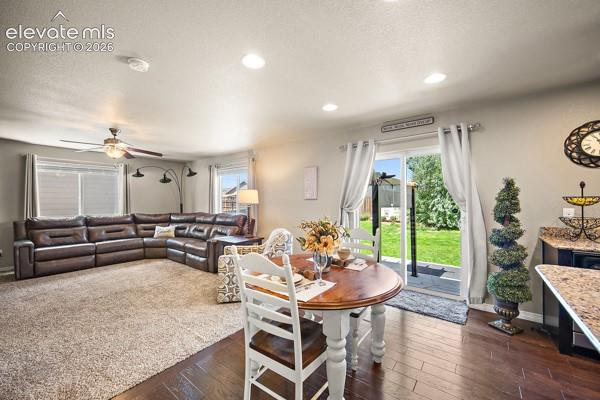 Image 14 of 47: Dining Area