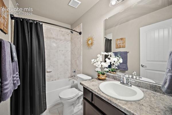 Image 29 of 47: Bathroom