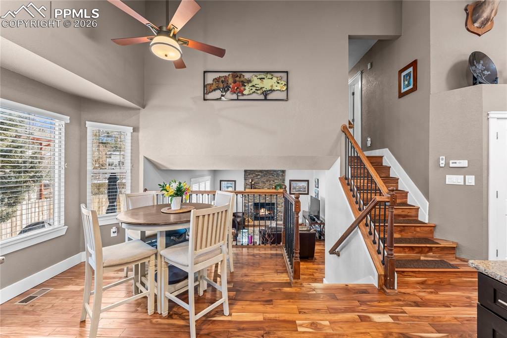 Image 10 of 34: Dining Area