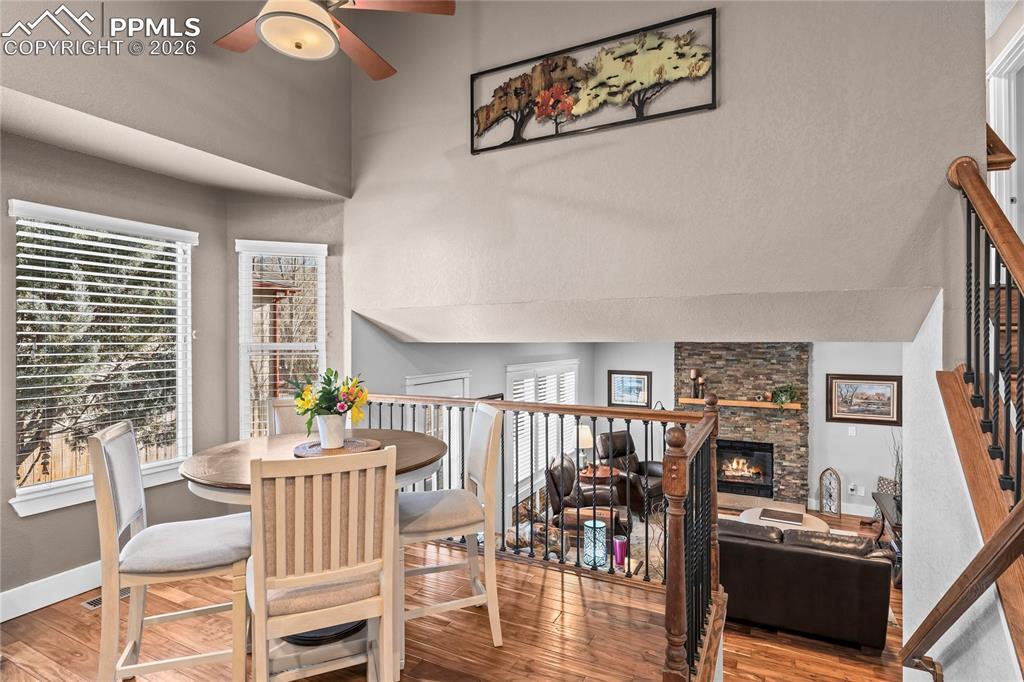 Image 11 of 34: Dining Area