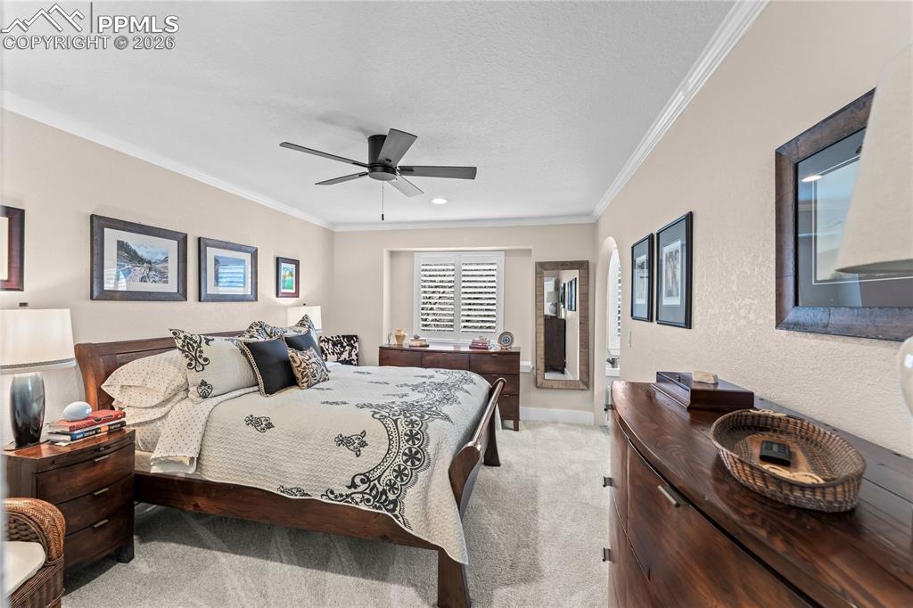 Image 14 of 34: Bedroom