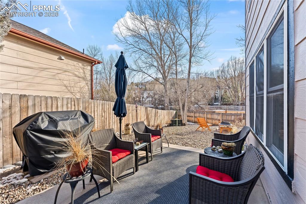 Image 30 of 34: Patio