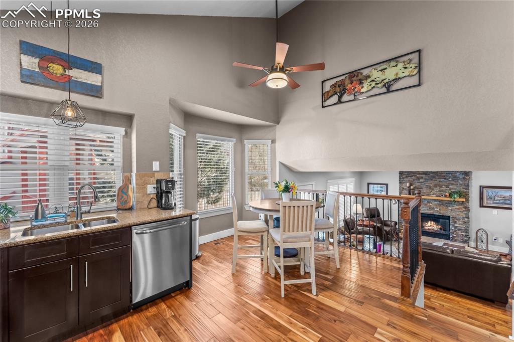 Image 9 of 34: Kitchen