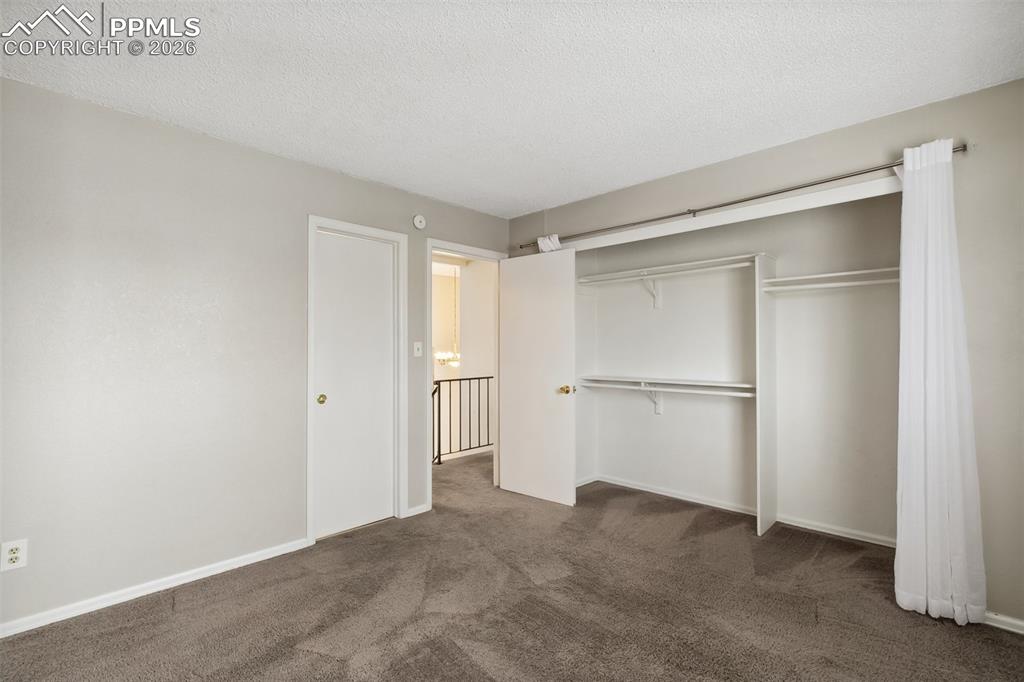 Image 22 of 32: Bedroom