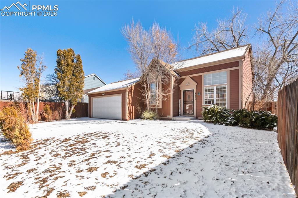 Image 3 of 32: Front of Structure