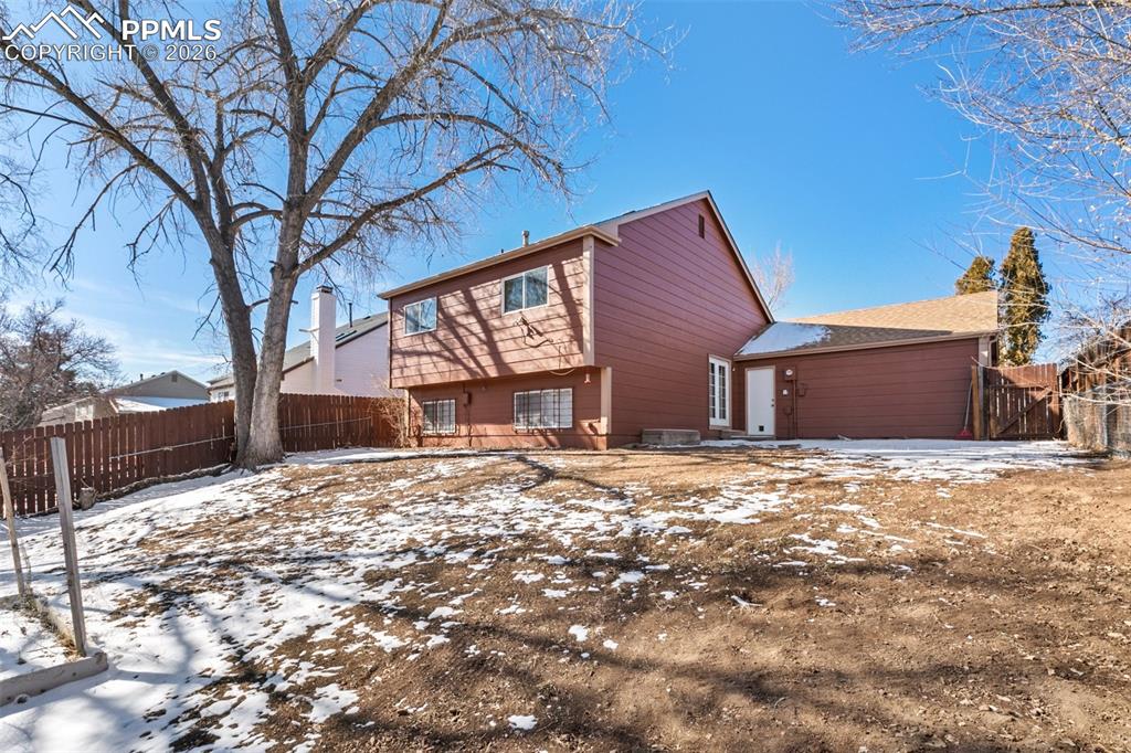 Image 30 of 32: Back of Structure