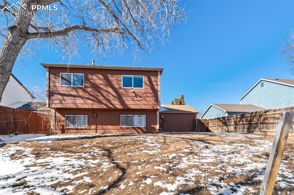 Image 31 of 32: Back of Structure