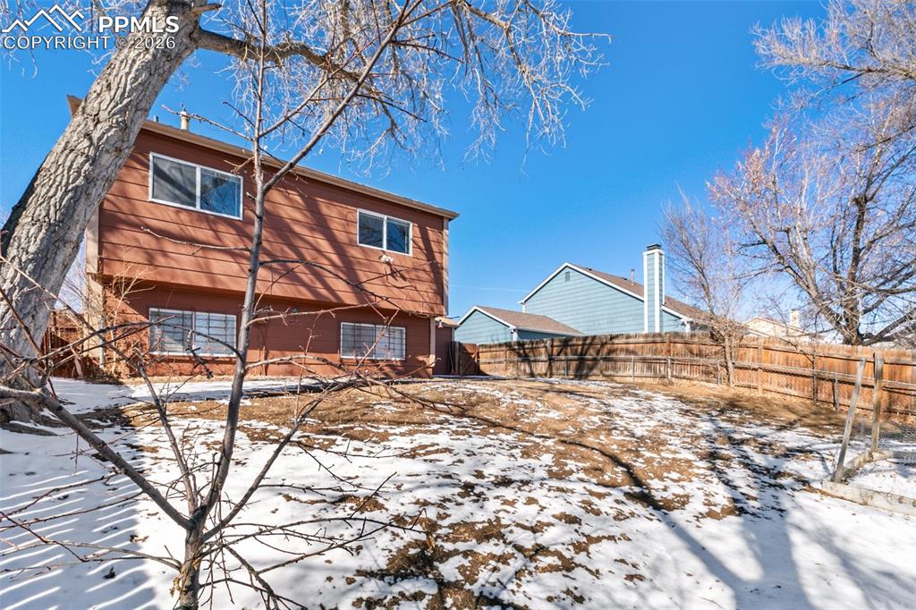 Image 32 of 32: Back of Structure