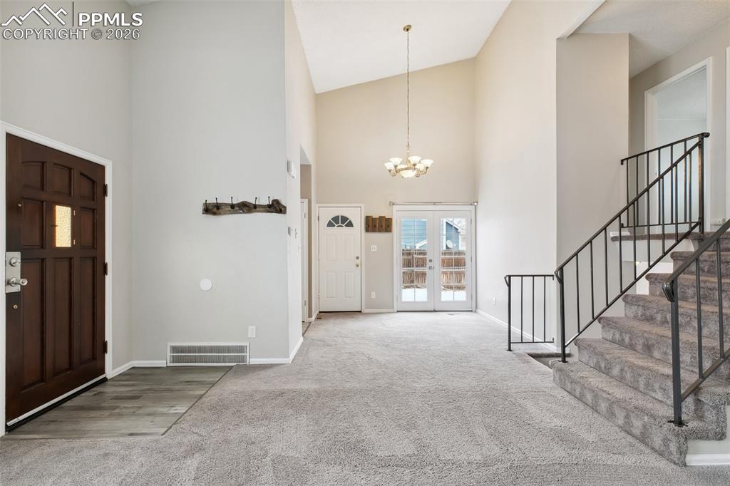 Image 4 of 32: Entry