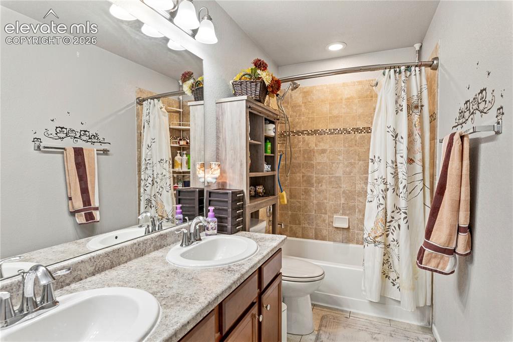 Image 22 of 43: Full bathroom upstairs