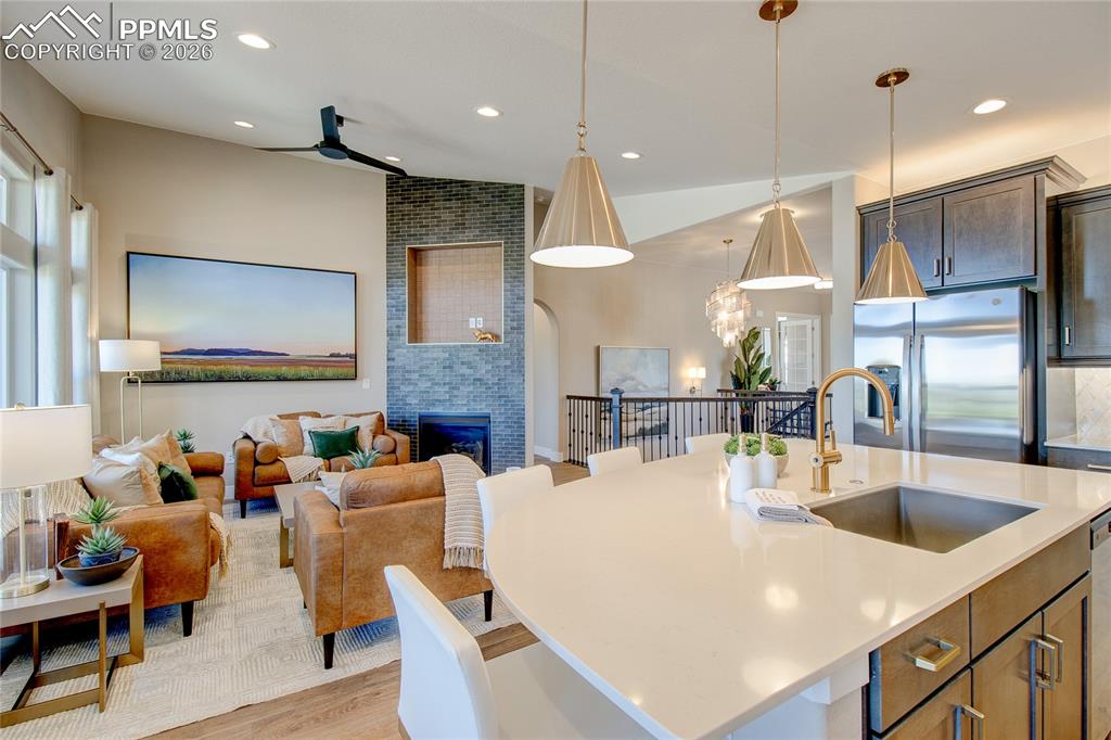 Image 11 of 40: Kitchen