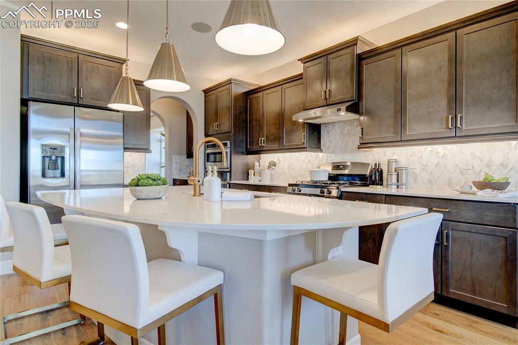 Image 13 of 40: Kitchen