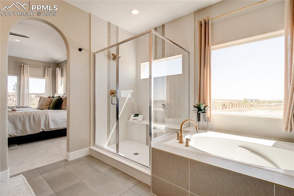 Image 25 of 40: Bathroom