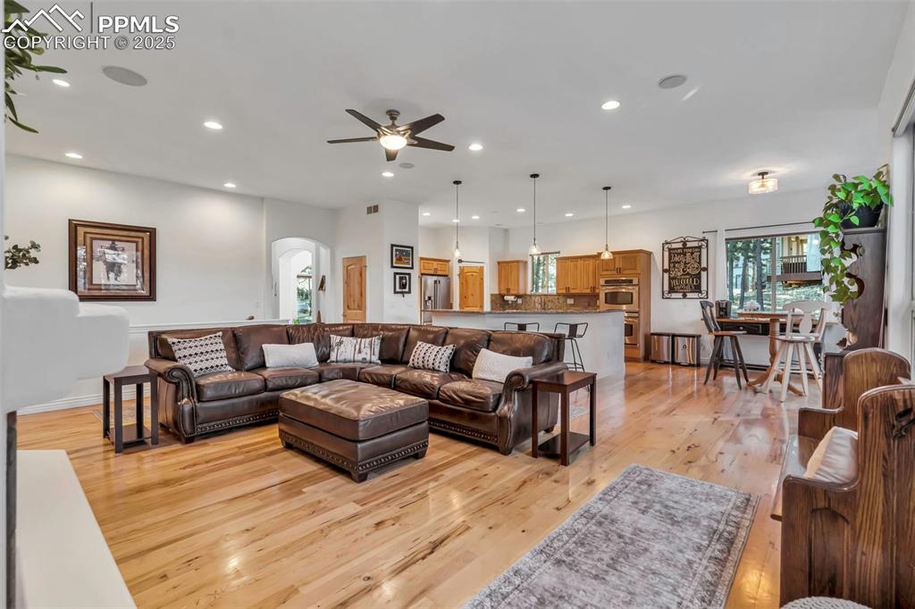 Image 17 of 49: Living Room