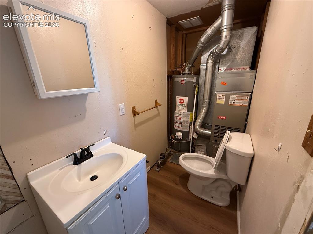 Image 11 of 21: Bathroom #2
