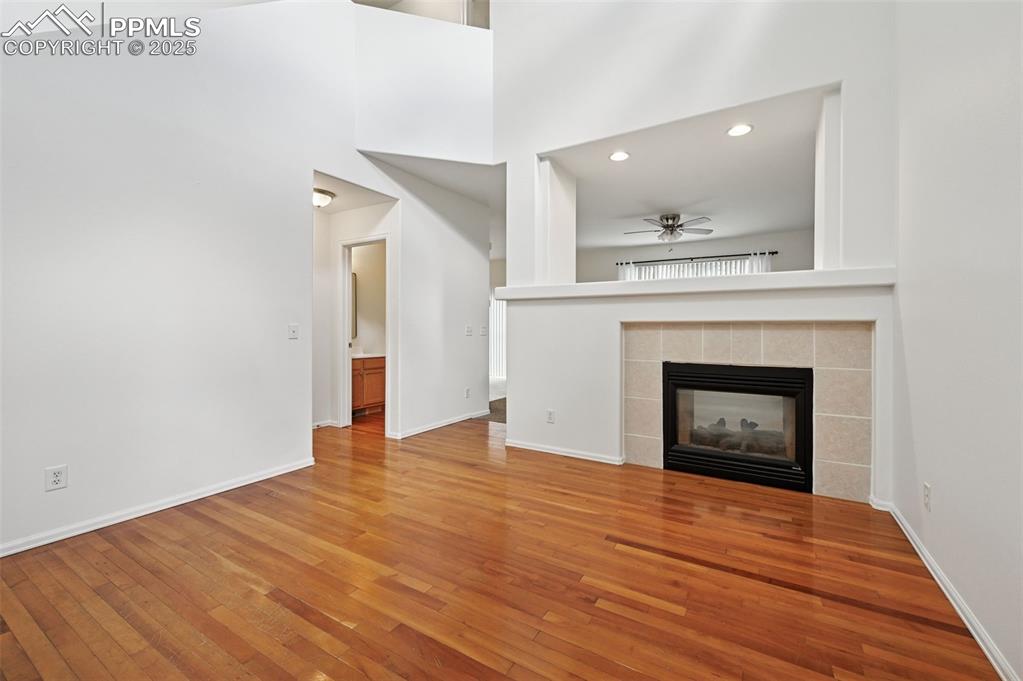 Image 13 of 45: Living Room