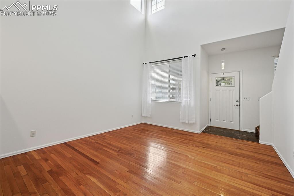 Image 15 of 45: Entry