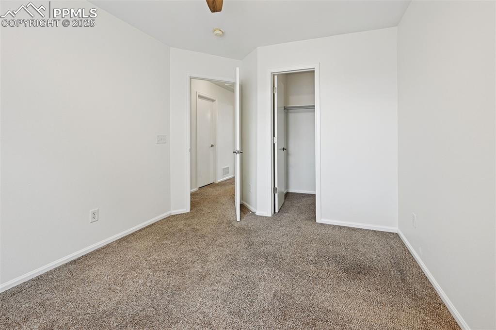 Image 37 of 45: Bedroom