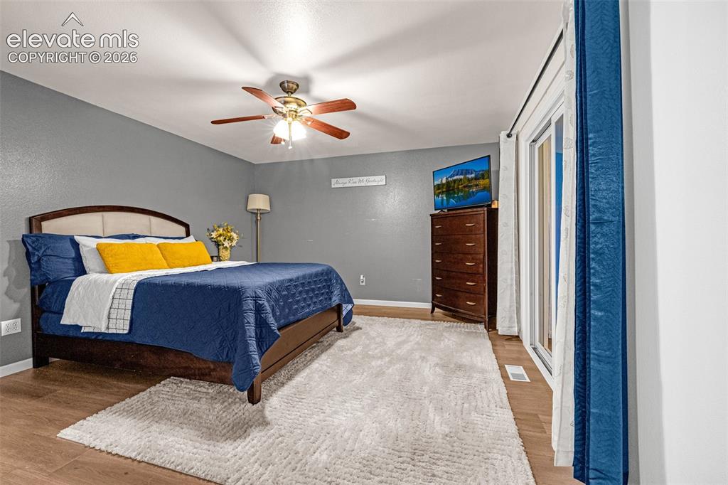 Image 19 of 39: Bedroom