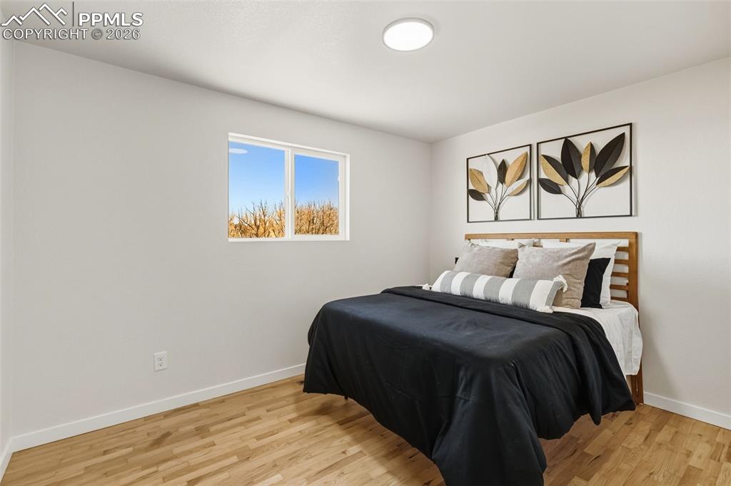 Image 23 of 46: Bedroom