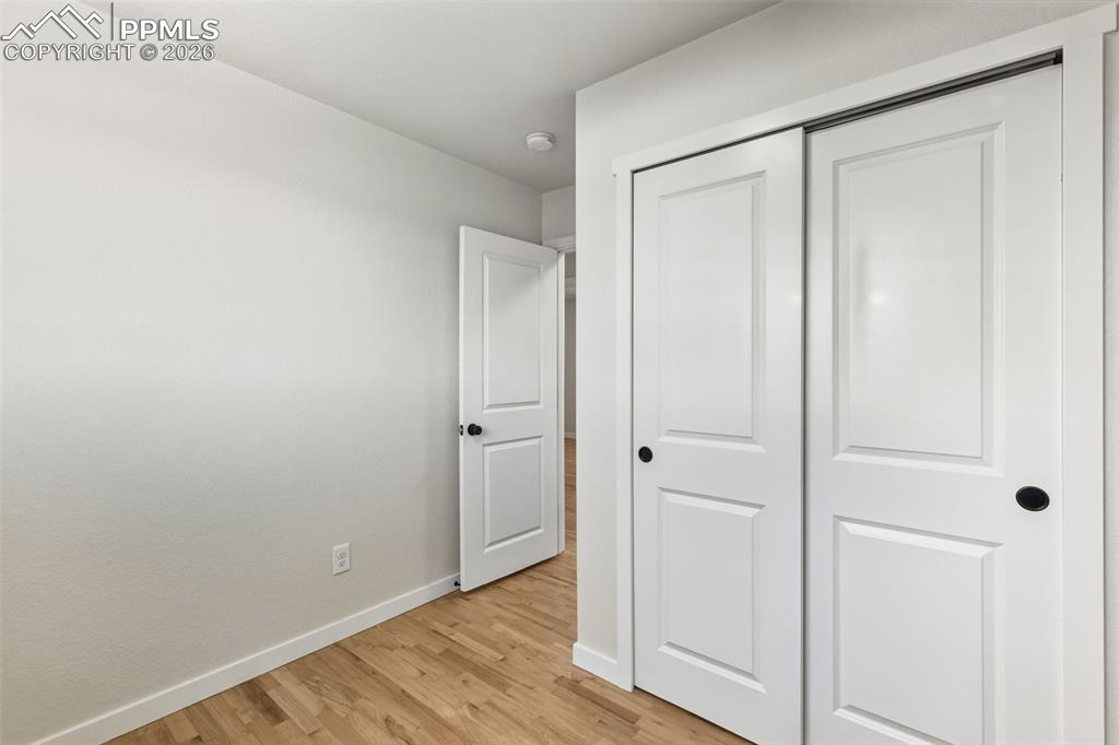 Image 30 of 46: Bedroom