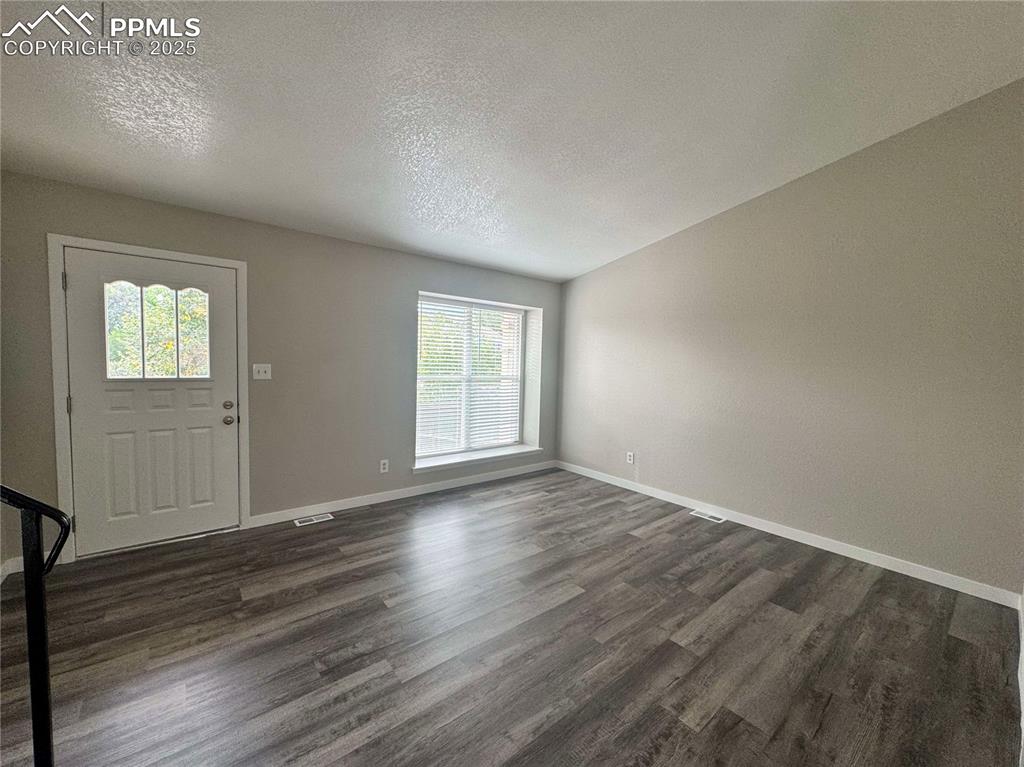 Image 14 of 24: Family Room