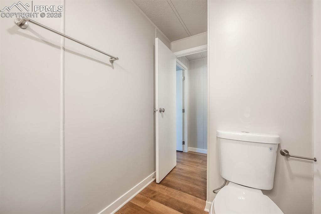 Image 19 of 23: Bathroom