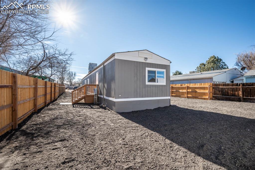 Image 22 of 23: Back of Structure