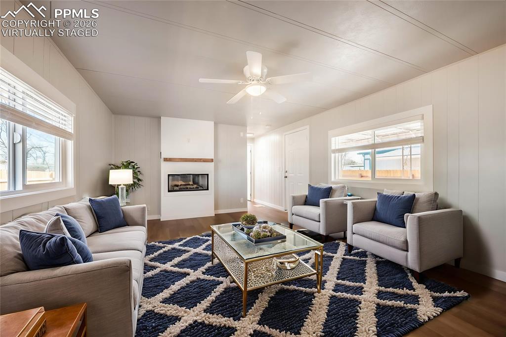 Image 3 of 23: Virtually Staged