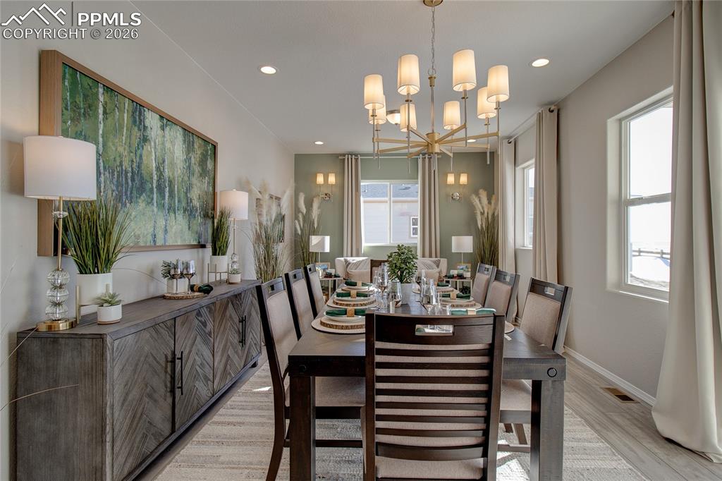 Image 6 of 34: Dining Area