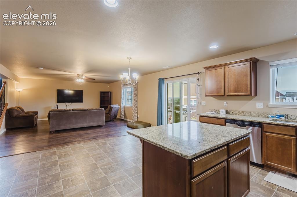 Image 13 of 42: Kitchen
