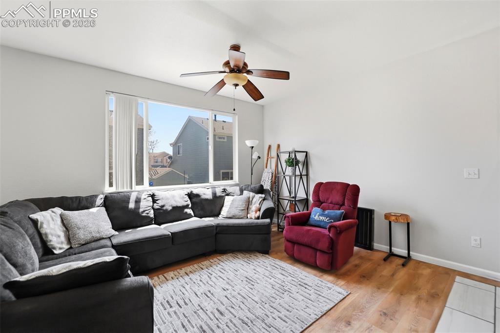 Image 17 of 44: Living Room