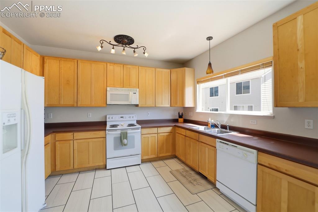 Image 8 of 44: Kitchen