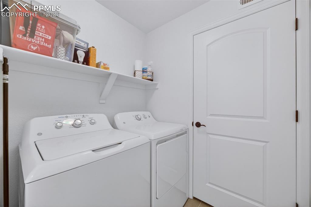 Image 21 of 37: Living Room