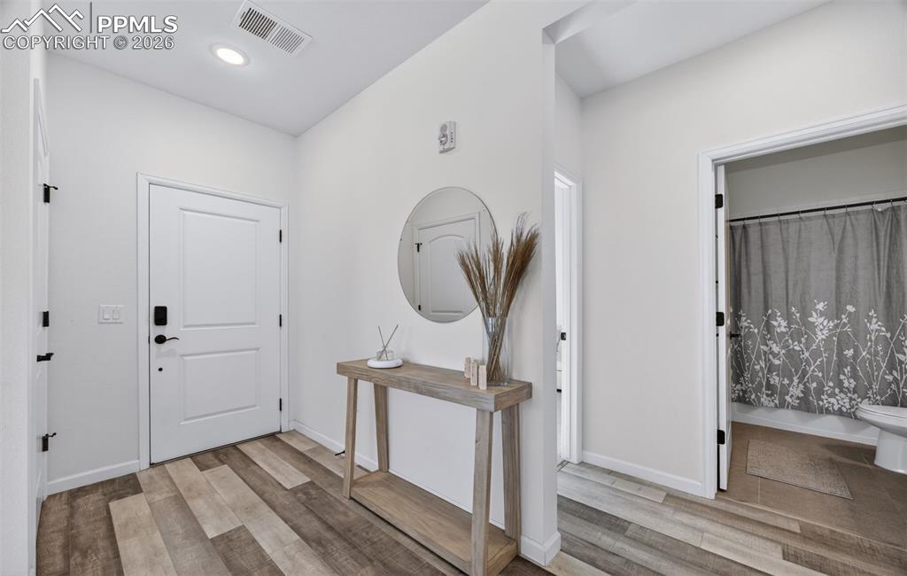 Image 5 of 37: Entry