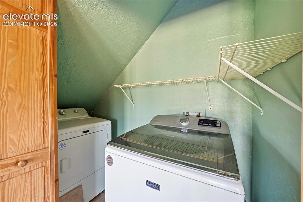 Image 10 of 31: Laundry