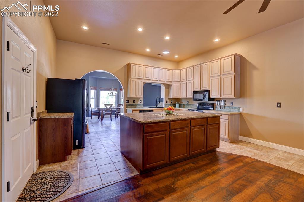Listing 3384799, Image 29 of 50
