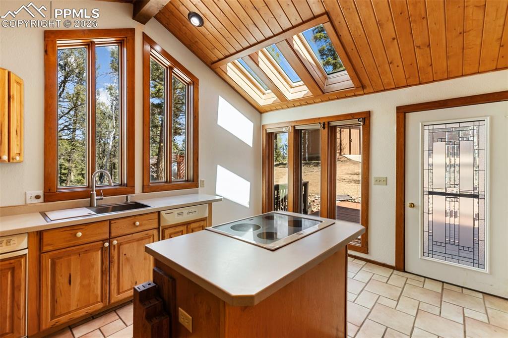 Image 10 of 43: Family Room