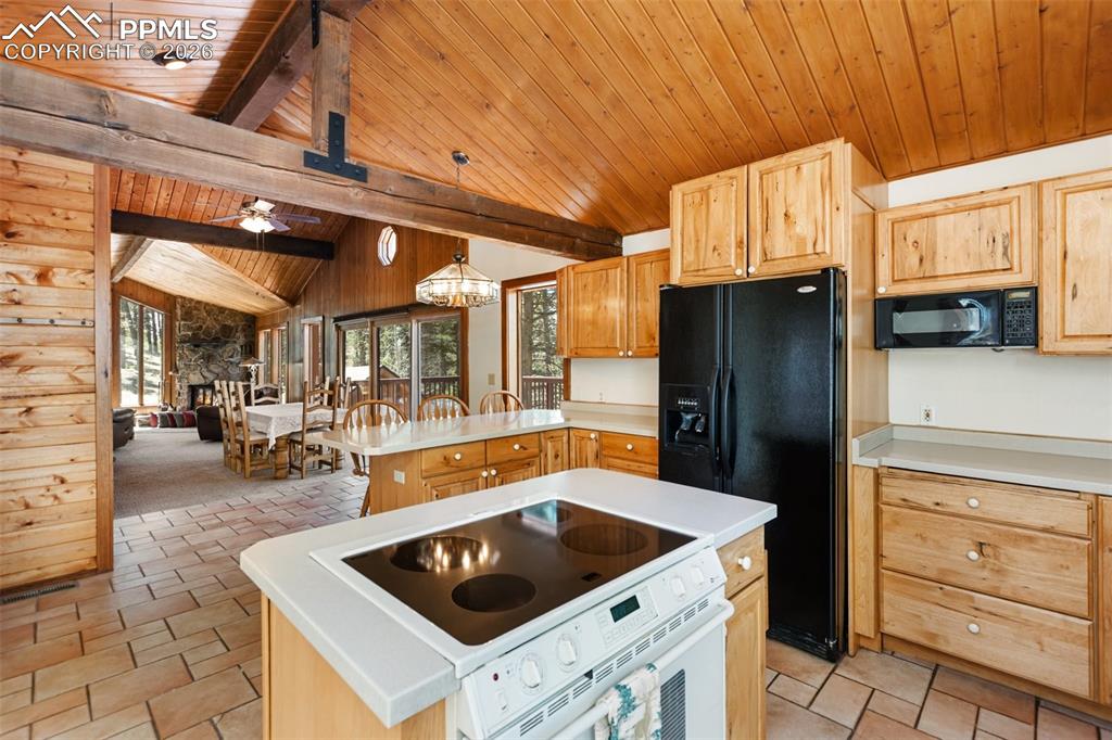 Image 11 of 43: Family Room Room