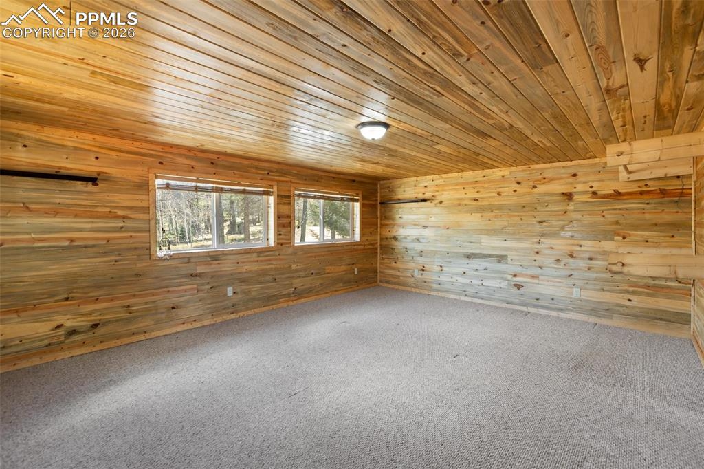 Image 31 of 43: Recreation building