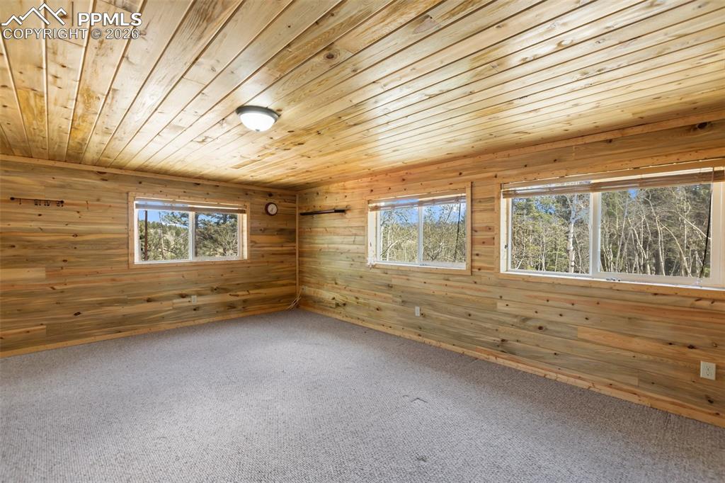 Image 34 of 43: Game room