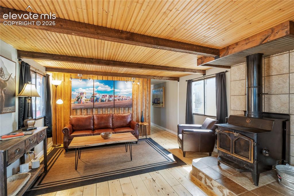 Image 8 of 20: Living Room