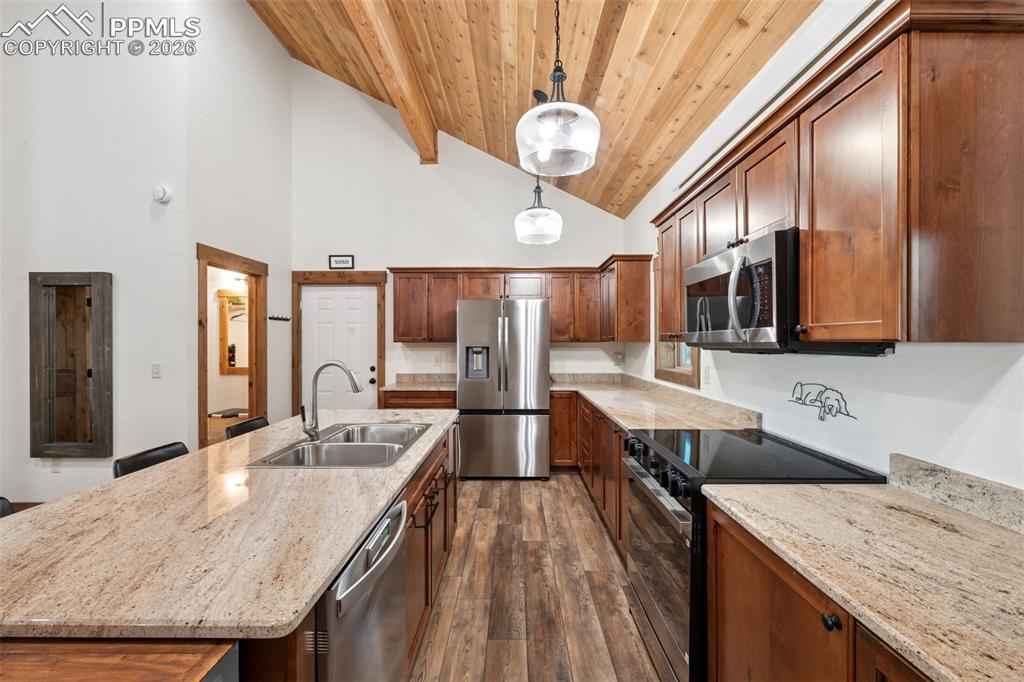 Image 7 of 29: Kitchen