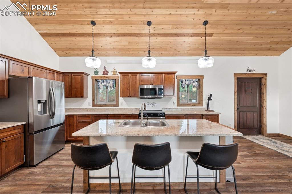 Image 8 of 29: Kitchen